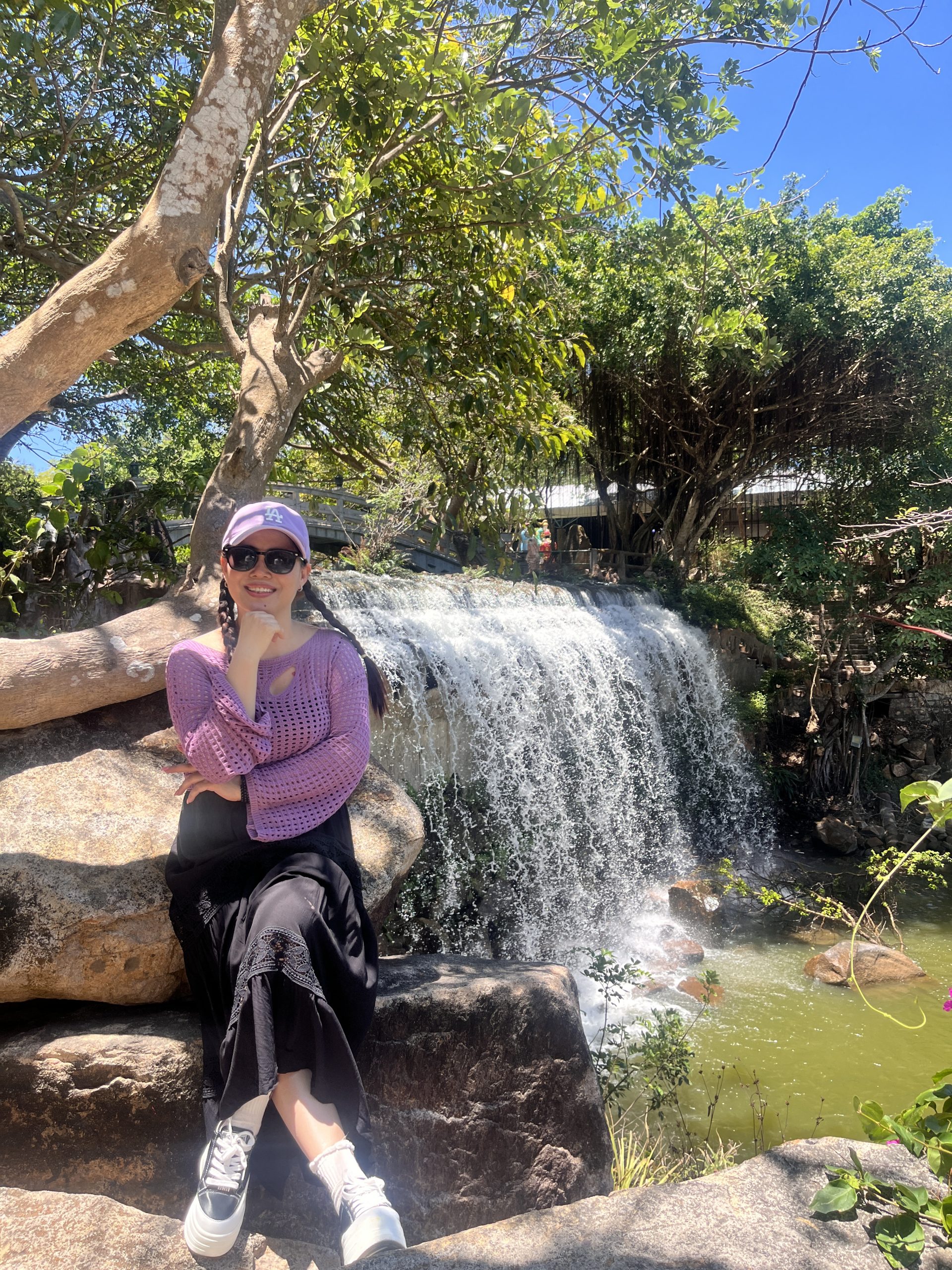 Du lịch Hồ Mây Park Vũng Tàu - Top đầu du lịch Việt Nam du khách chụp ảnh bên thác nước hồ mây siêu đẹp