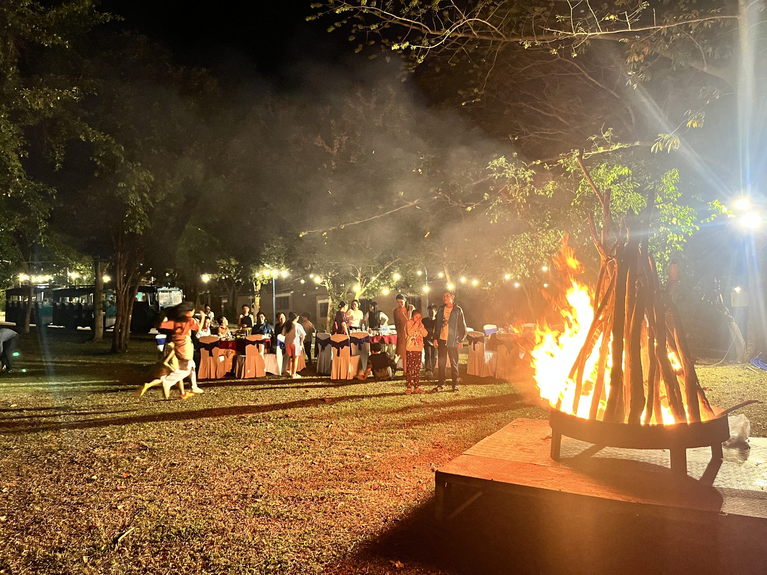 Du lịch Hồ Mây Park Vũng Tàu - Top đầu du lịch Việt Nam Đốt lửa trại tại hồ mây park vũng tàu