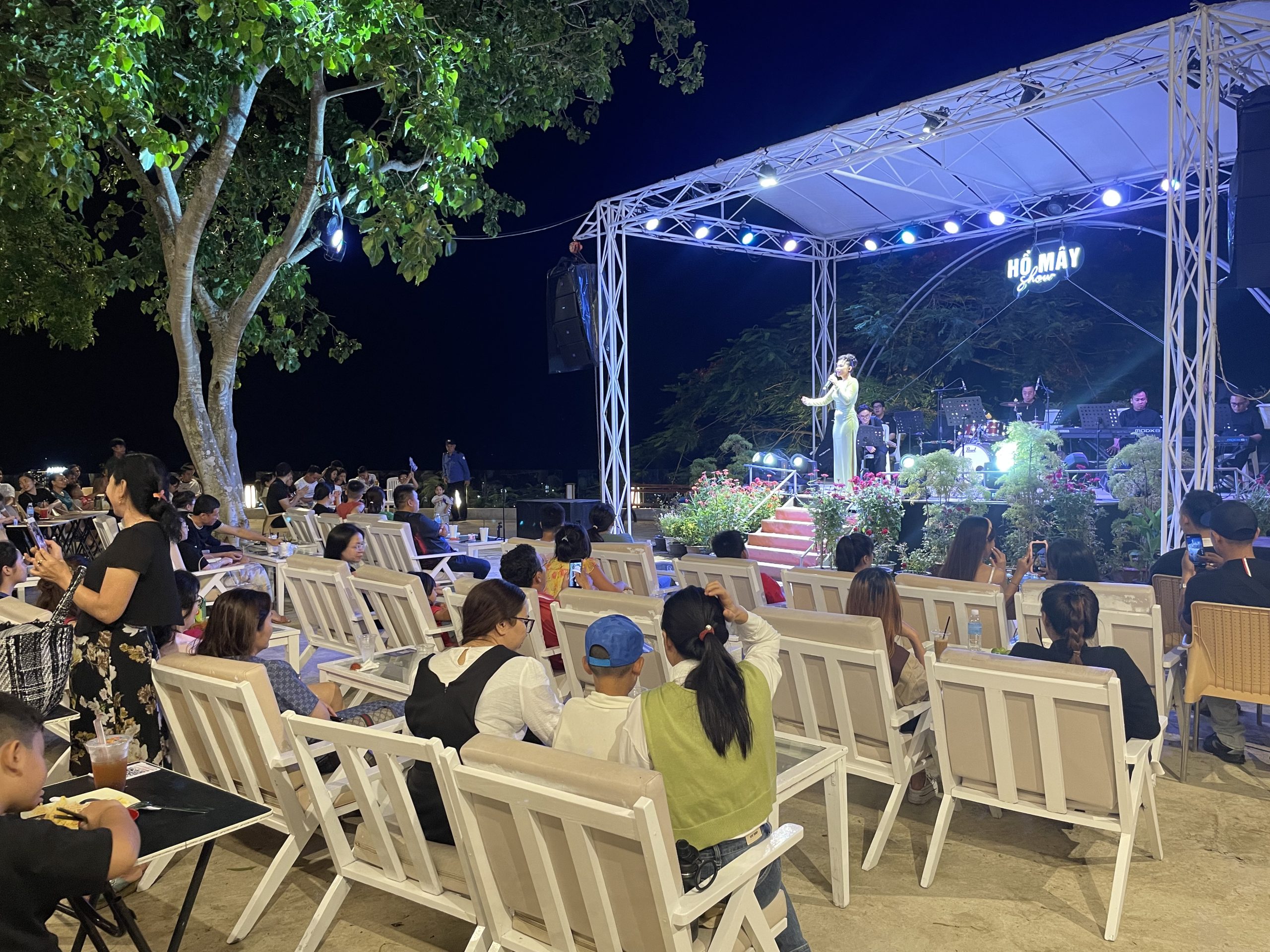 SHOW CA NHẠC TỐI THỨ 7 HÀNG TUẦN